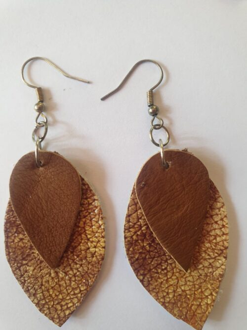 Brown leaf shape leather earrings.
