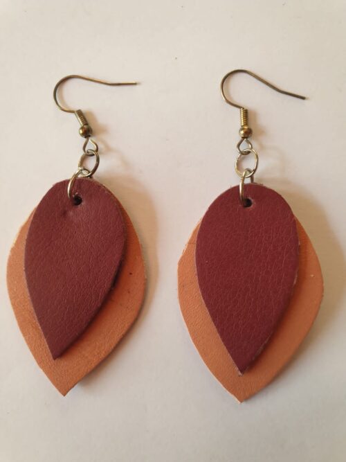 Dusty pink leather earrings.