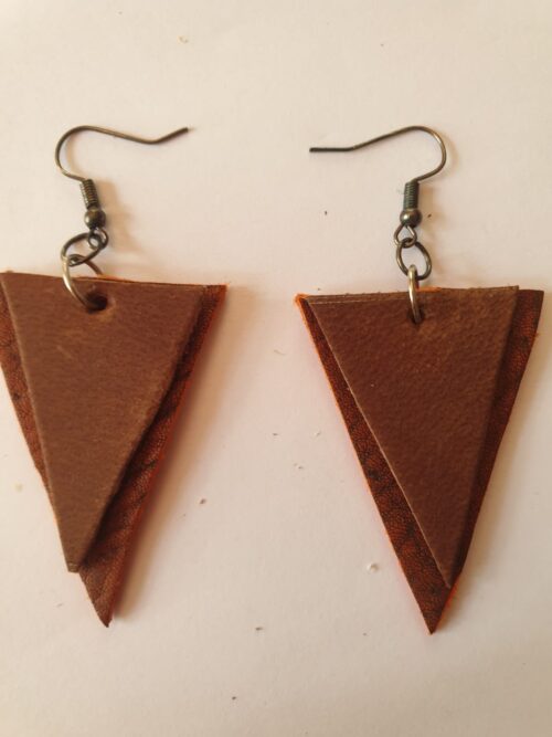 Brown triangular leather earrings.