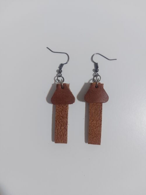 Brown rectangular leather earrings.